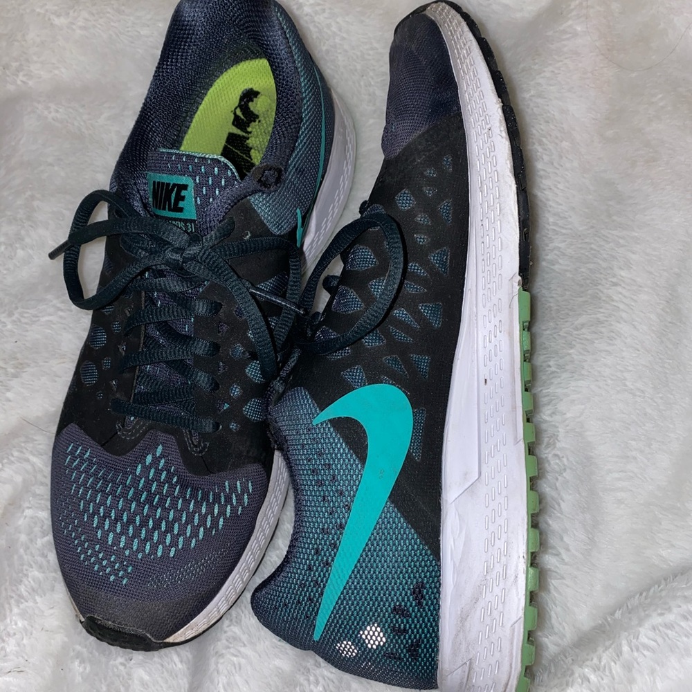 Nike zoom sneakers